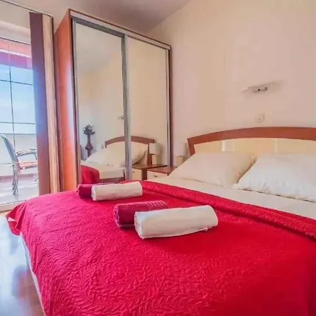 Apartment In 51785
