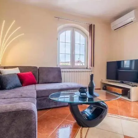 In 51785 * Novi Vinodolski