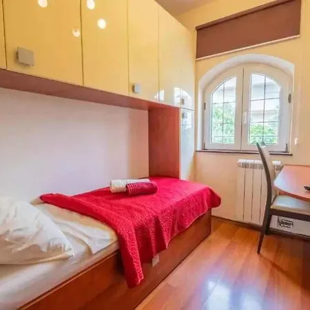 In 51785 Apartment