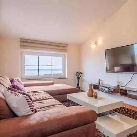 Apartment In 51785