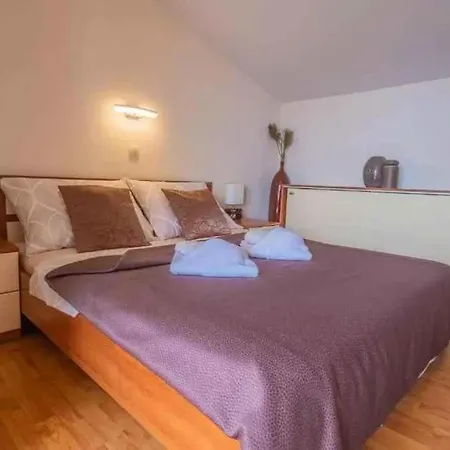 In 51785 Apartment *