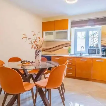 In 51785 Apartment