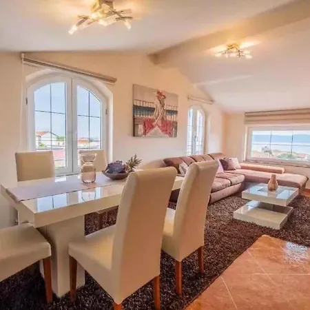 In 51785 Lägenhet *