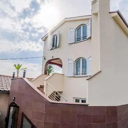 In 51785 Lägenhet *